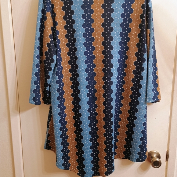 Charming Blue and Brown Patterned Blouse - Picture 3 of 5